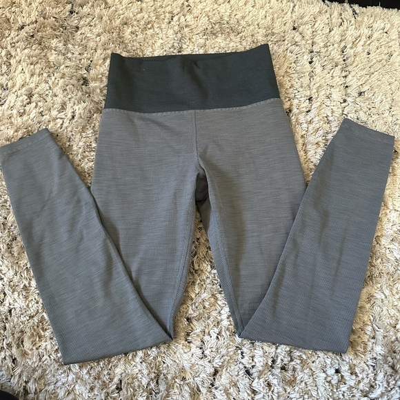 Vuori Leggings - Picture 2 of 2